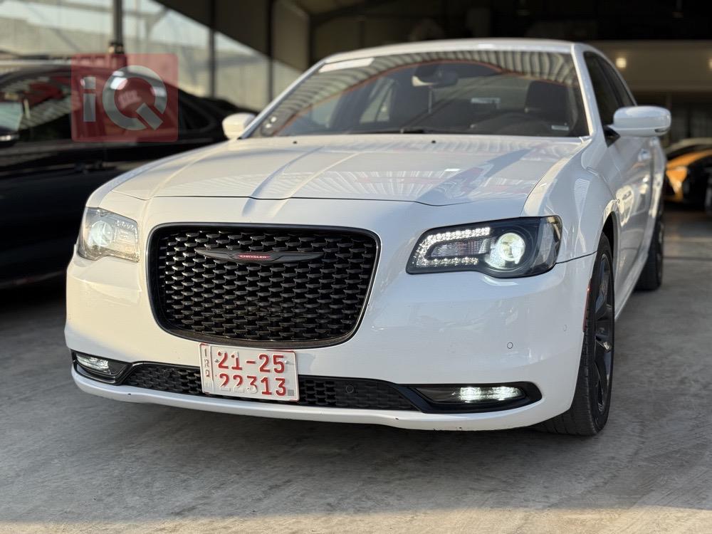 کرایسلەر 300